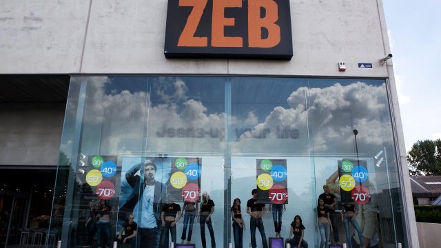 Zeb Reprend La Chaine De Magasins De Vetements Pointcarre L Echo